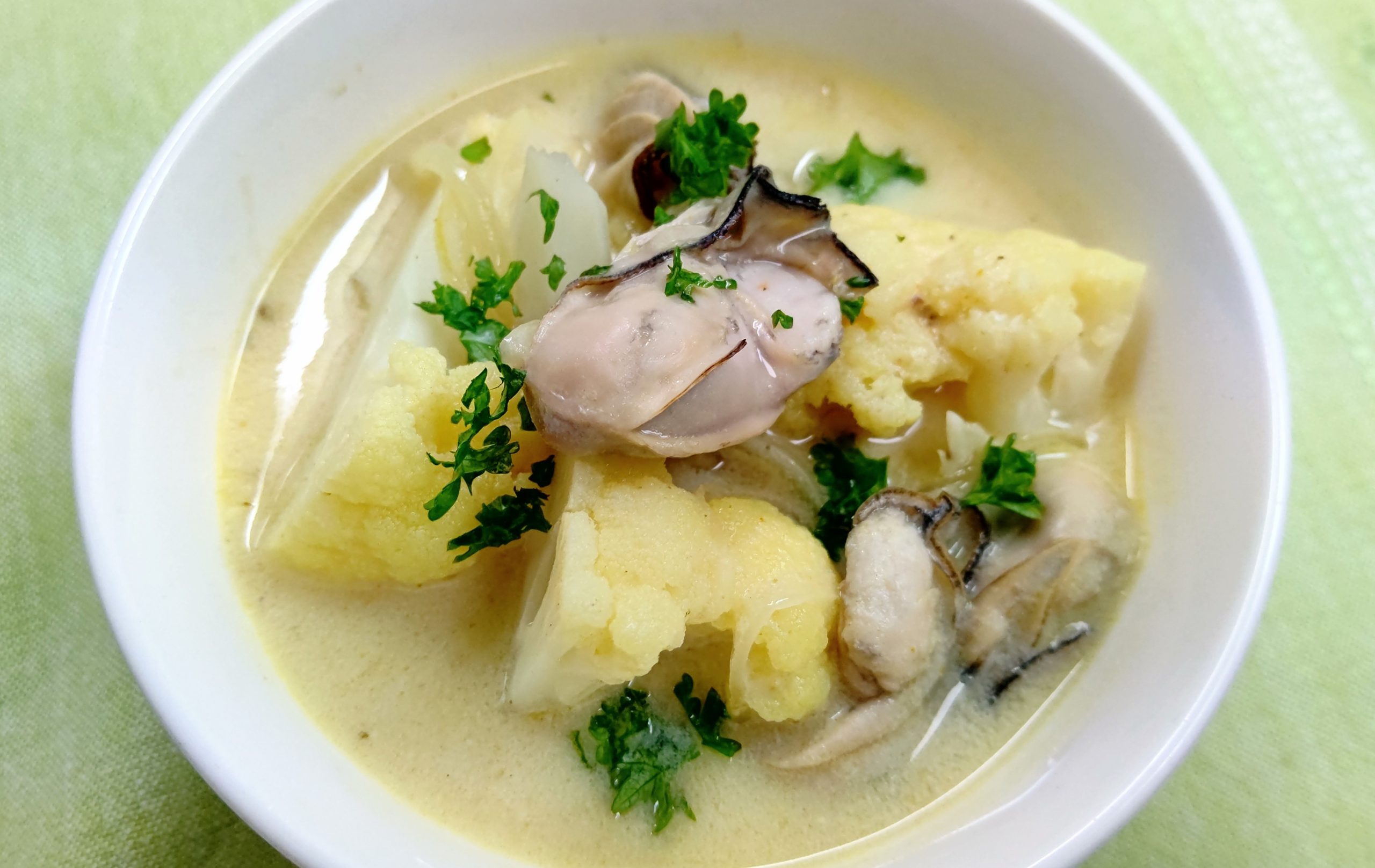 カリフラワーと牡蠣のカレースープ煮